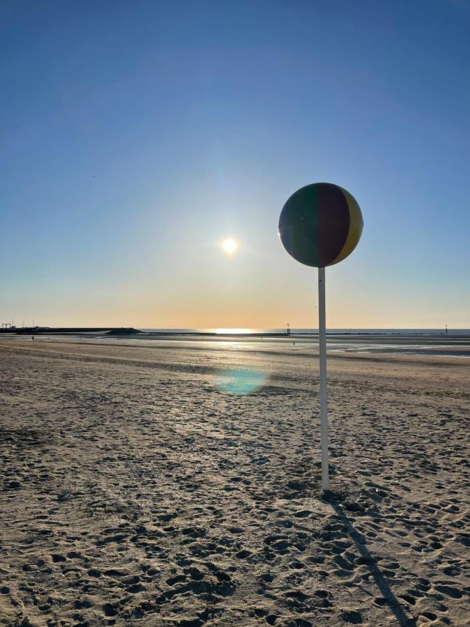 Townhouse Trouville - Appart'Hotel & Studios Luaran gambar